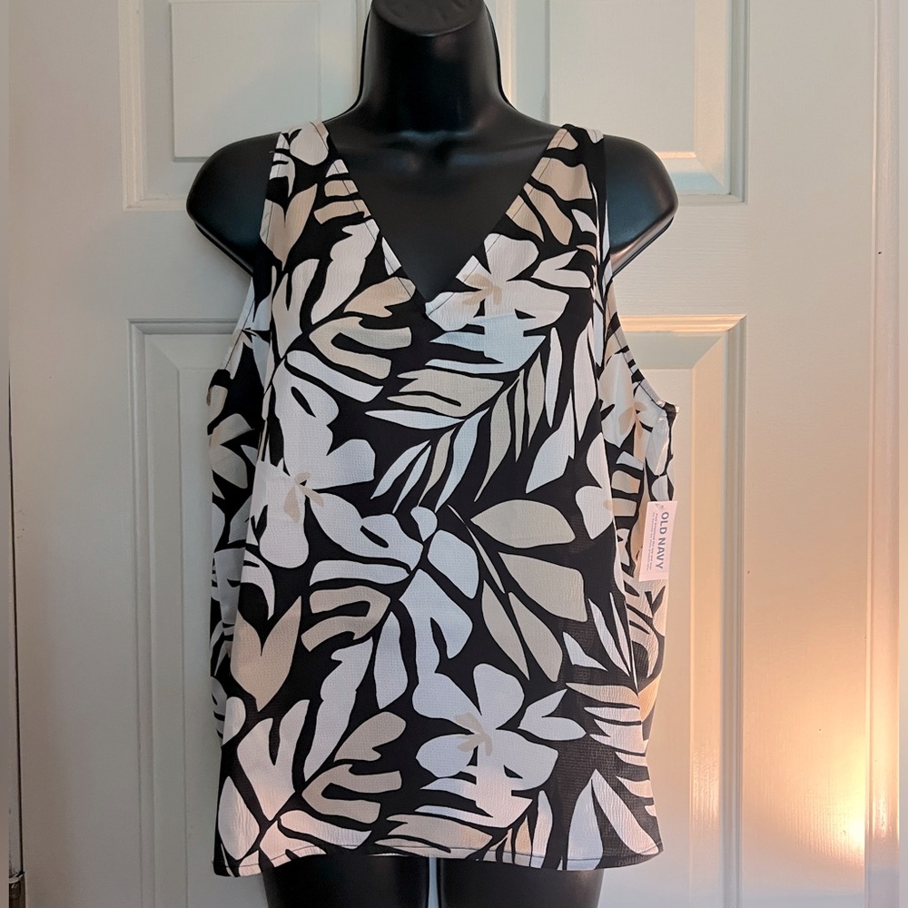 NWT Old Nay tank